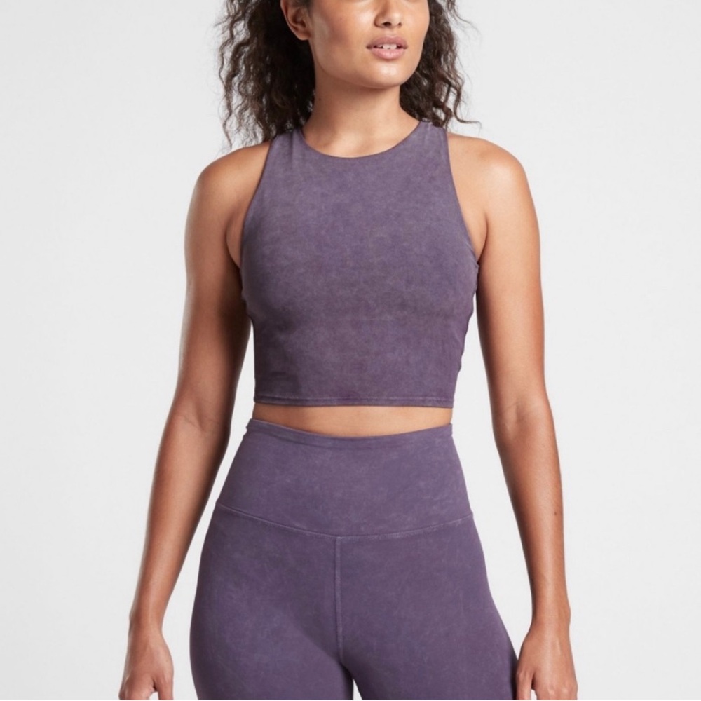 Athleta Conscious Crop